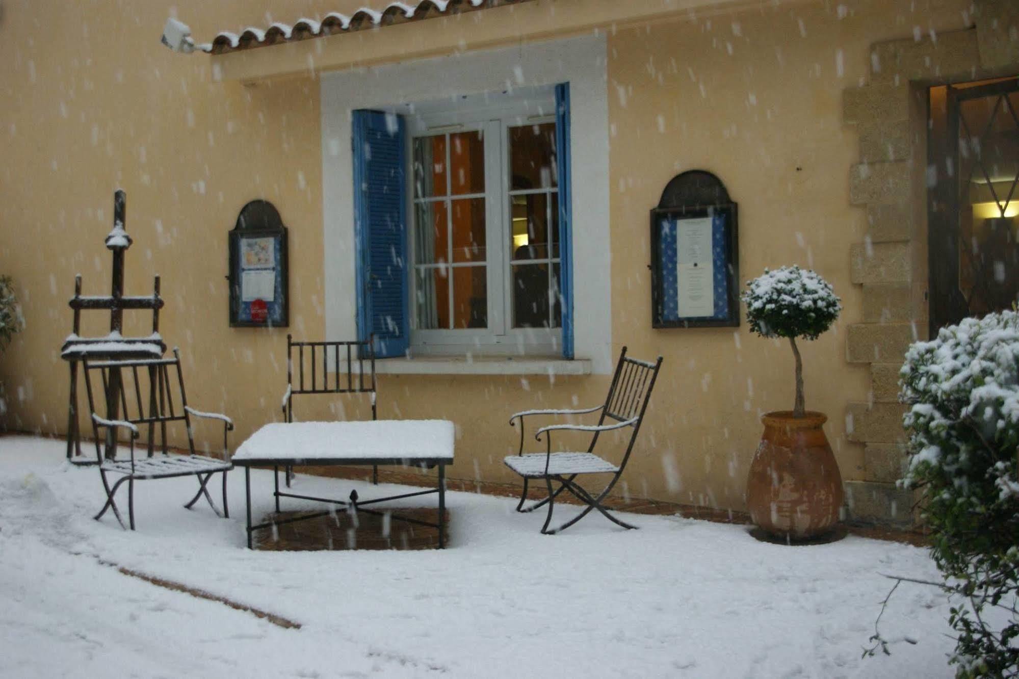 Auberge Des Glycines Porquerolles Eksteriør billede